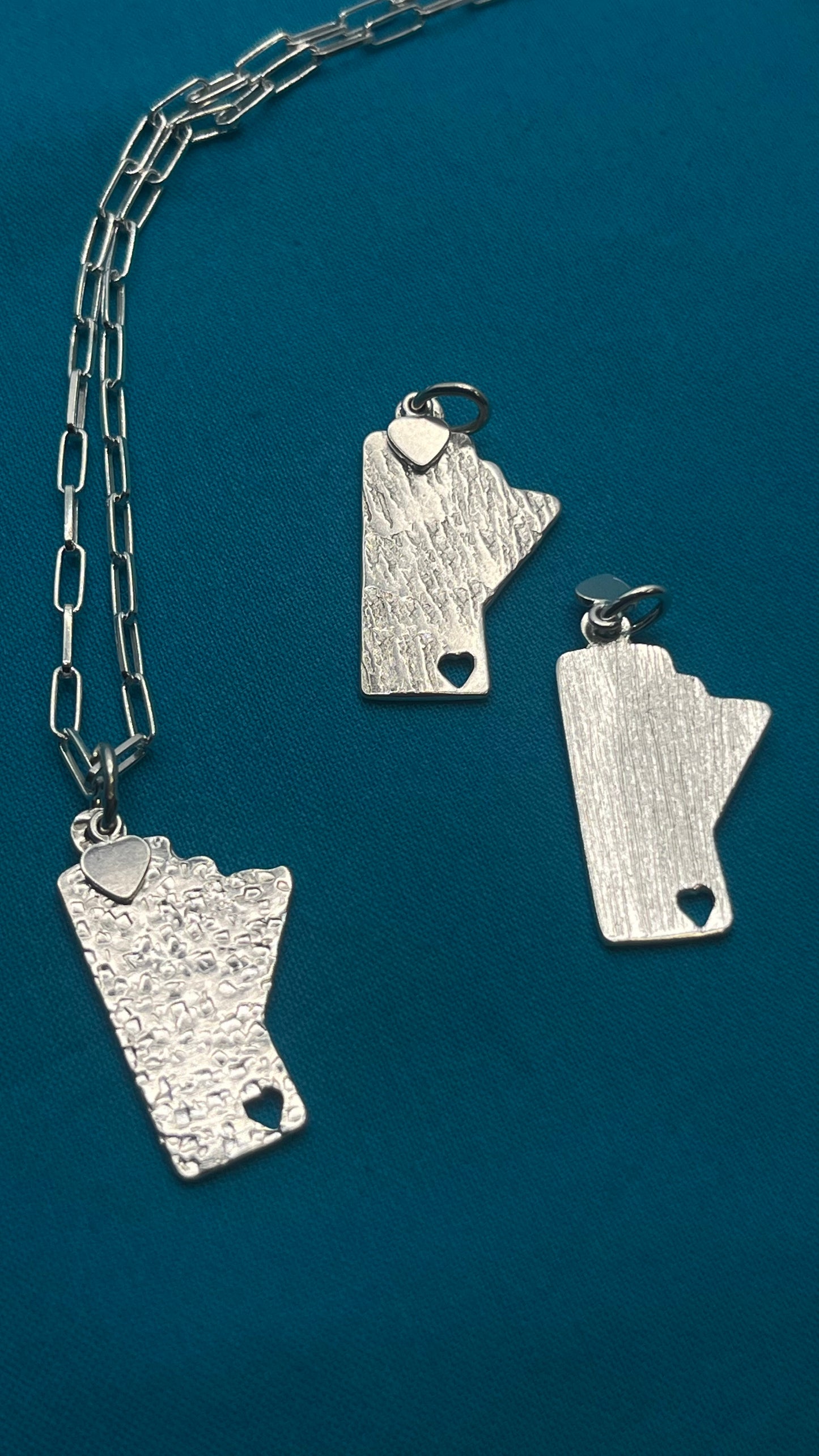 Silver Manitoba Pendant | Pendentif Manitoba en argent